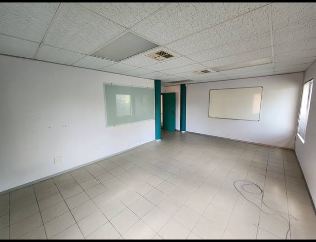 342M² OFFICE TO LET IN NORTH RIDING